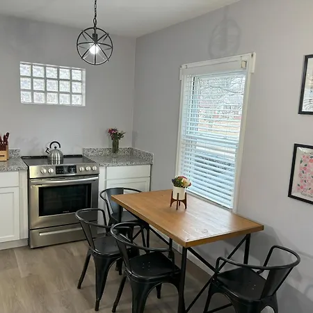 Cheerful & Warm Remodeled Cottage At Wilson Park