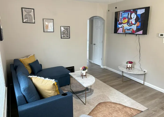 Hotel Cheerful & Warm Remodeled At Wilson Park 3*