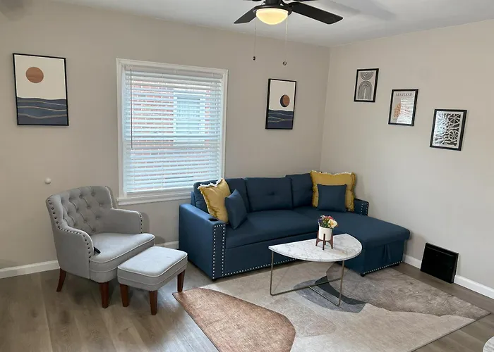 Cheerful & Warm Remodeled At Wilson Park Hotel Granite City